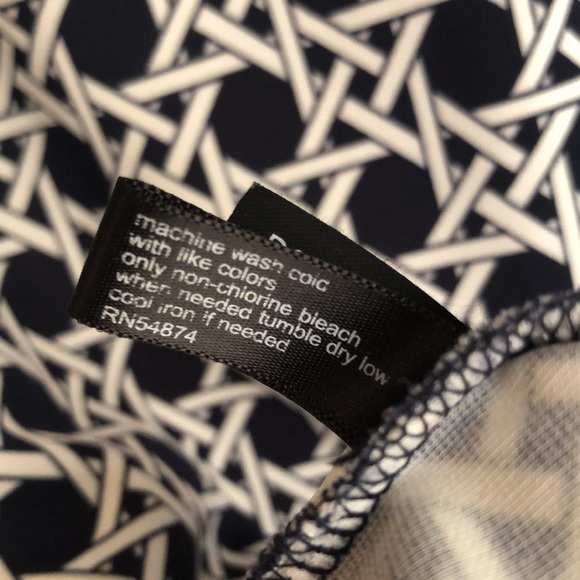 🛍️DONATED | The Limited | Sleeveless Blue and White Dress - Picture 6 of 7